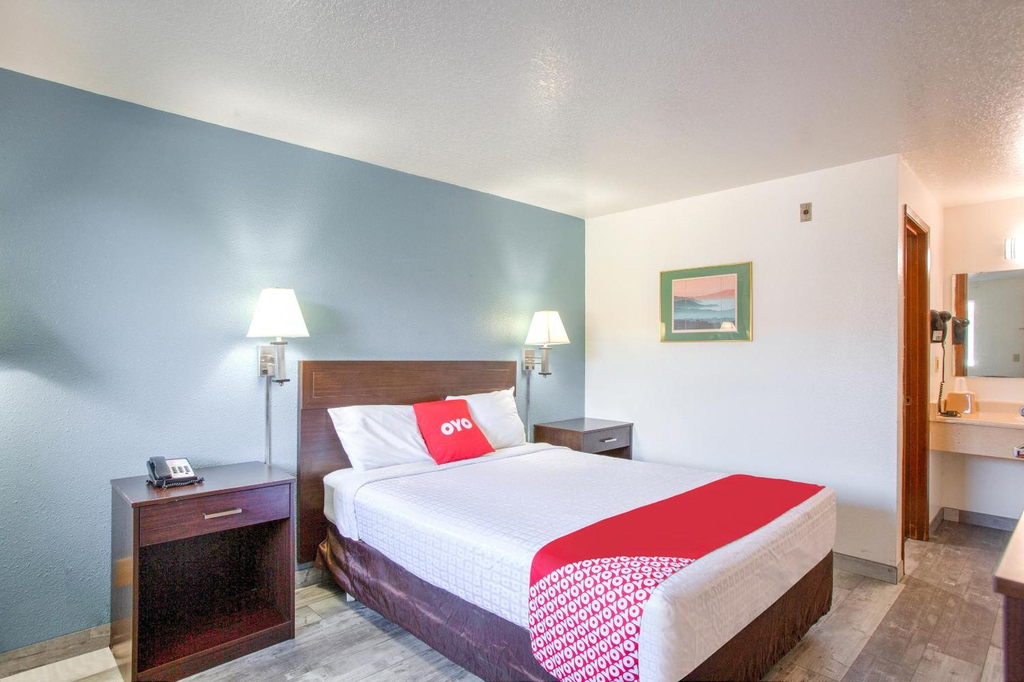 Oyo Woodland Hotel And Suites Экстерьер фото